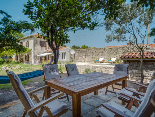 Villa Palazzo Limone with pool Mali Lošinj