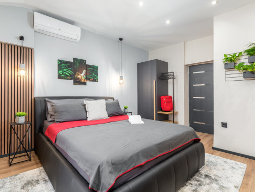 Modern & warm studio near Arena