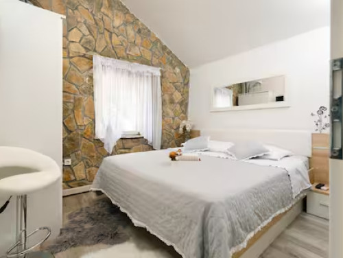 Holiday home Lišnjak