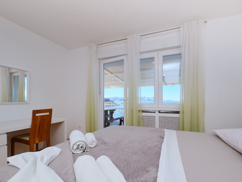 Villa Arnia apartman pool&beachfront