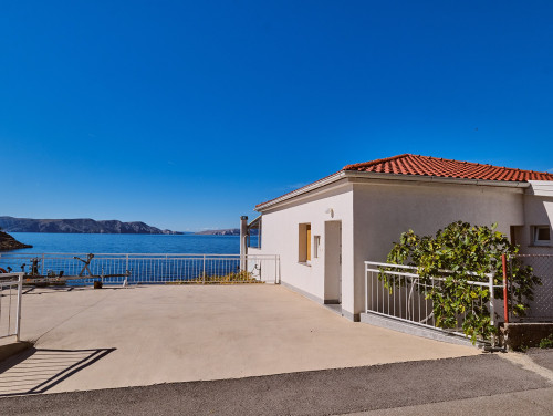 Villa Arnia apartman pool&beachfront