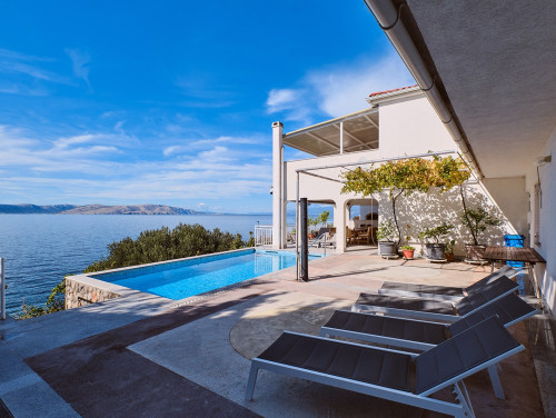 Villa Arnia apartman pool&beachfront