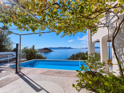 Villa Arnia apartman pool&beachfront