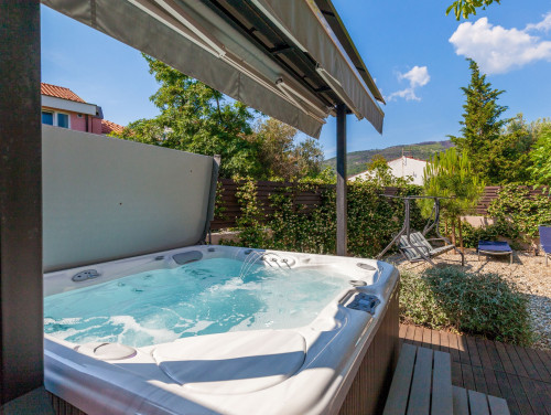 Ferienhaus Nina with Whirpool