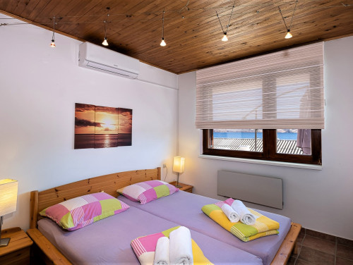 Villa Figs whirpool&beachfront&seaview apartman 2