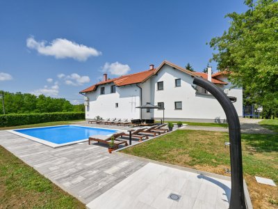 Villa Zagreb-Lasinja