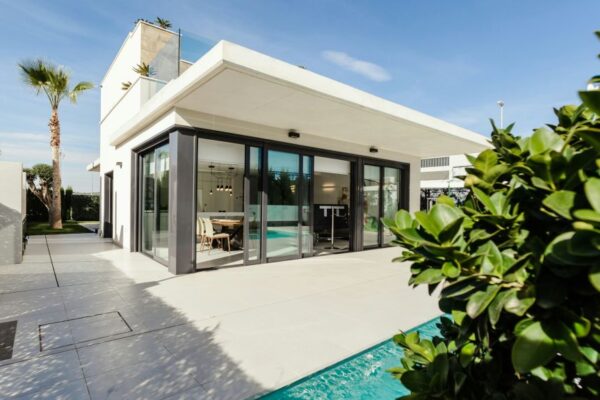 Villas vs. apartments: How to find the right accommodation?