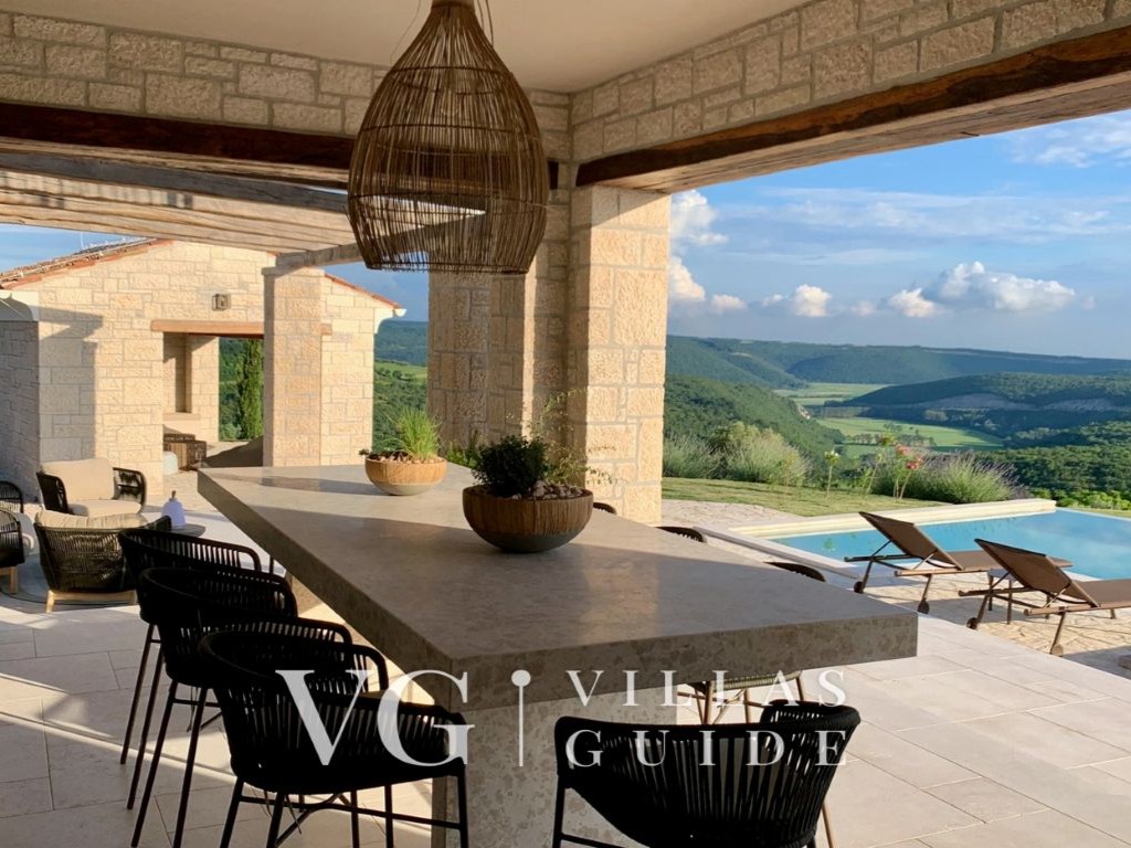 villas Picholine exterior dining with a view